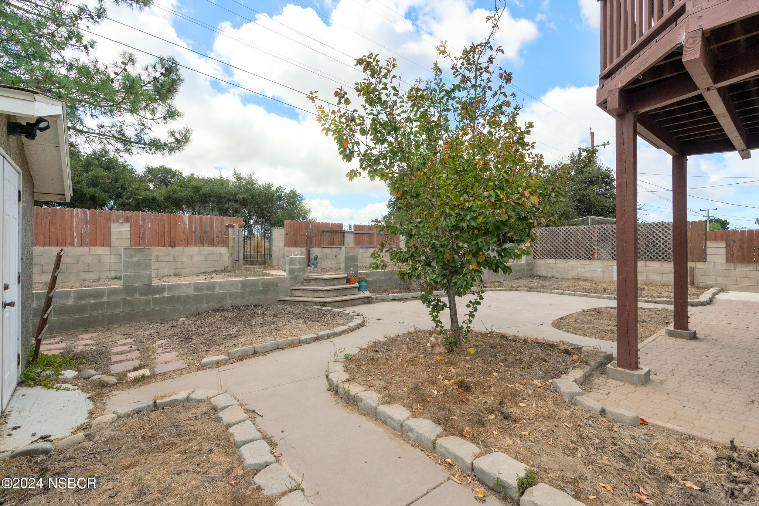 1586 Calle Primera