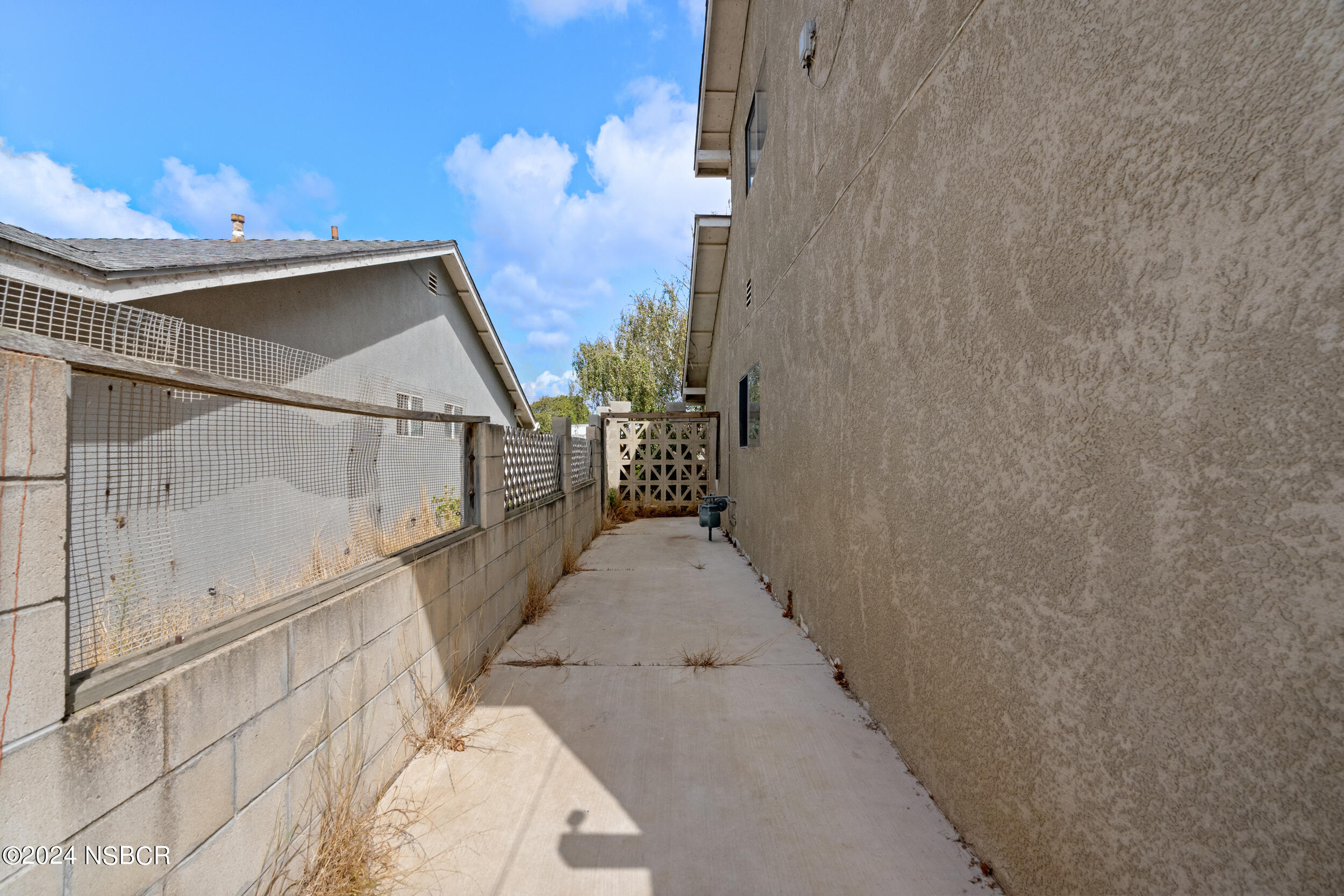 1586 Calle Primera