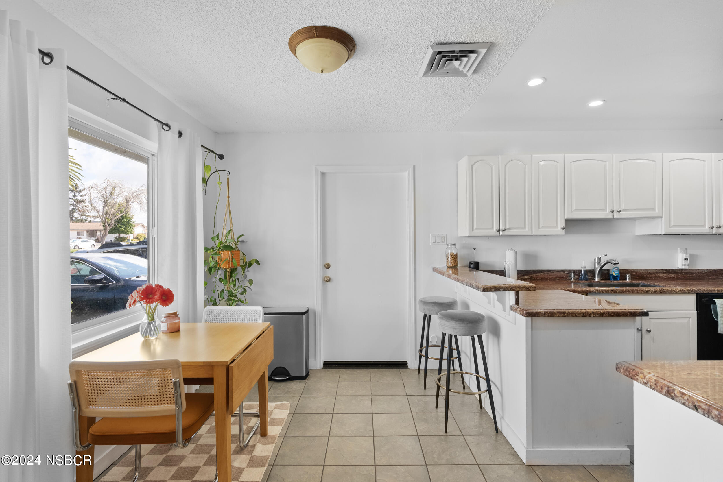1586 Calle Primera