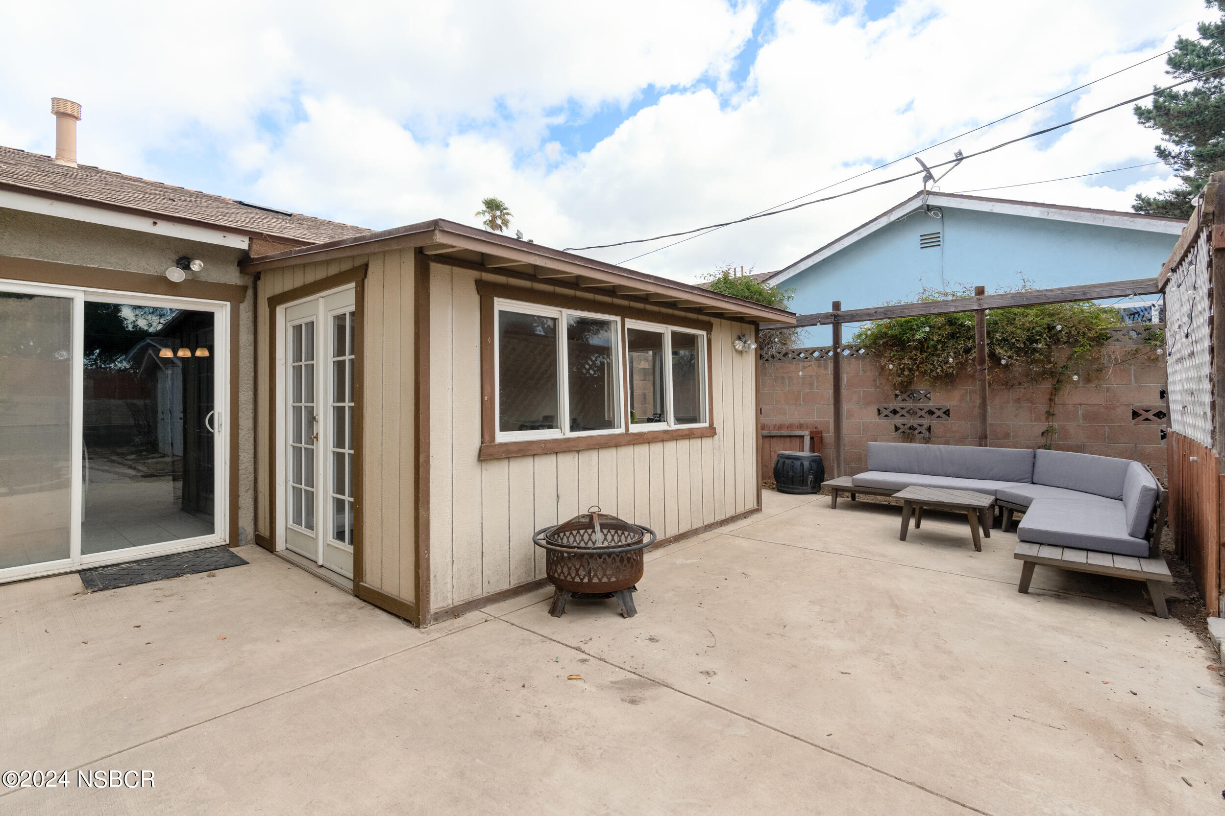 1586 Calle Primera