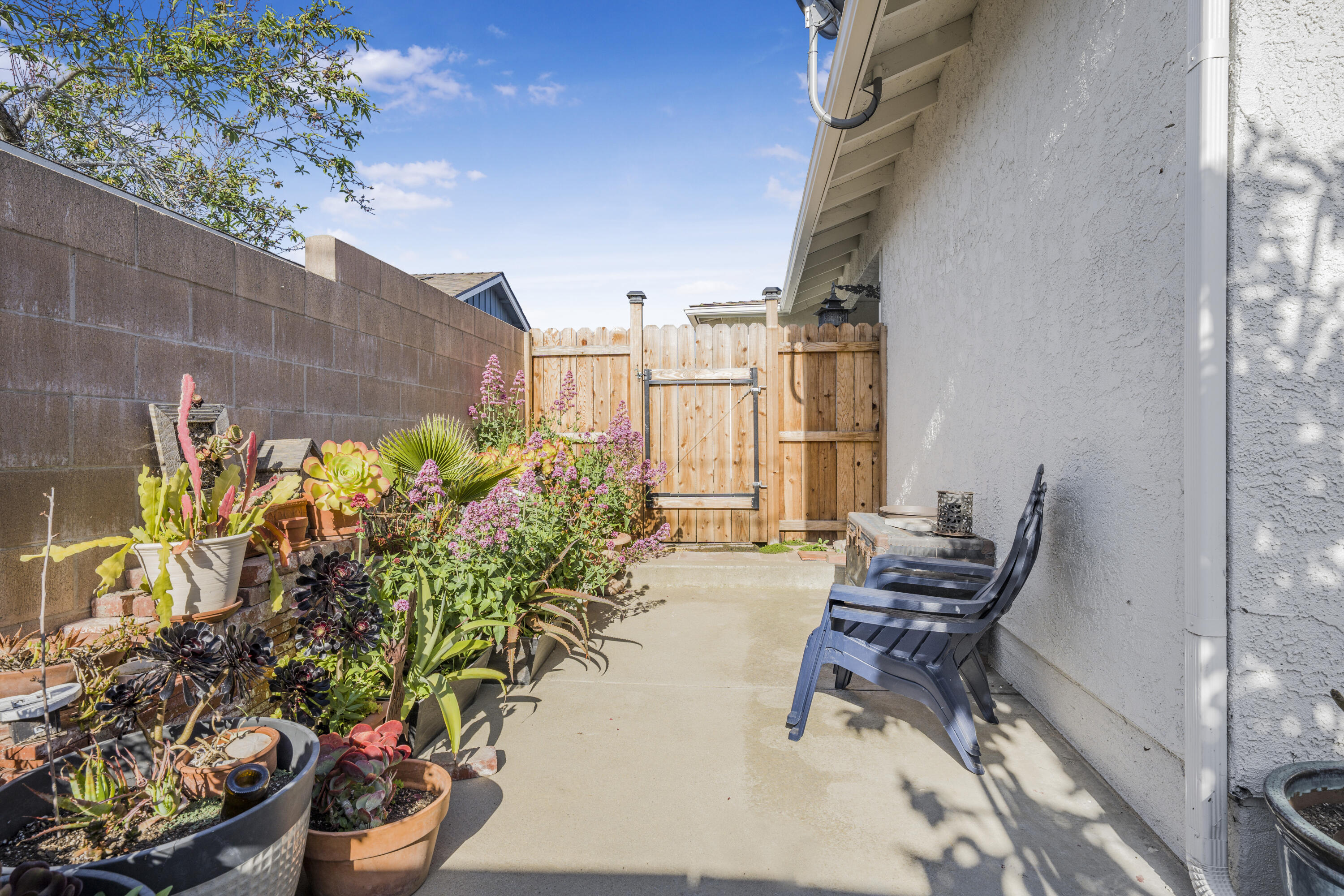 1029 N Poppy Street