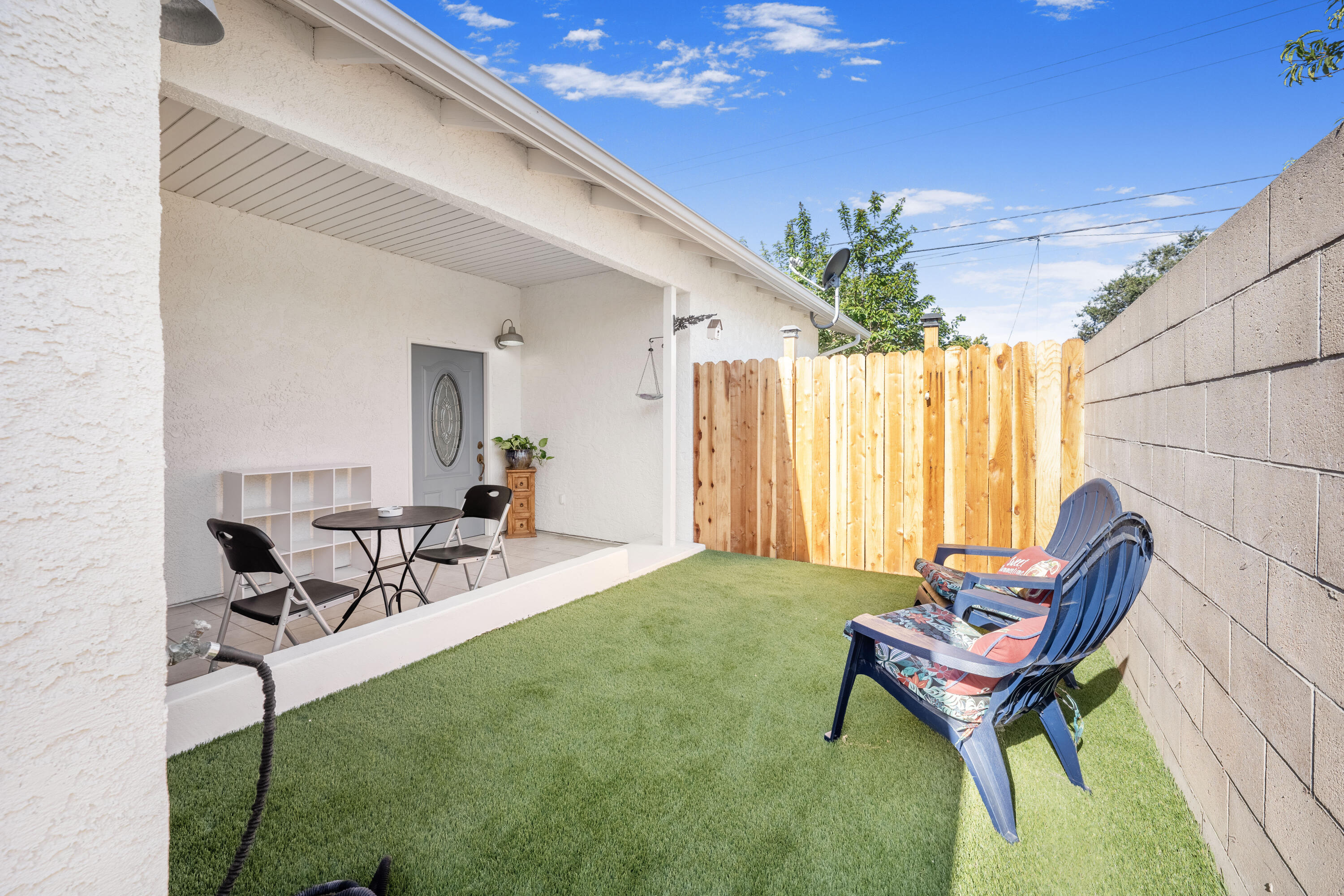 1029 N Poppy Street