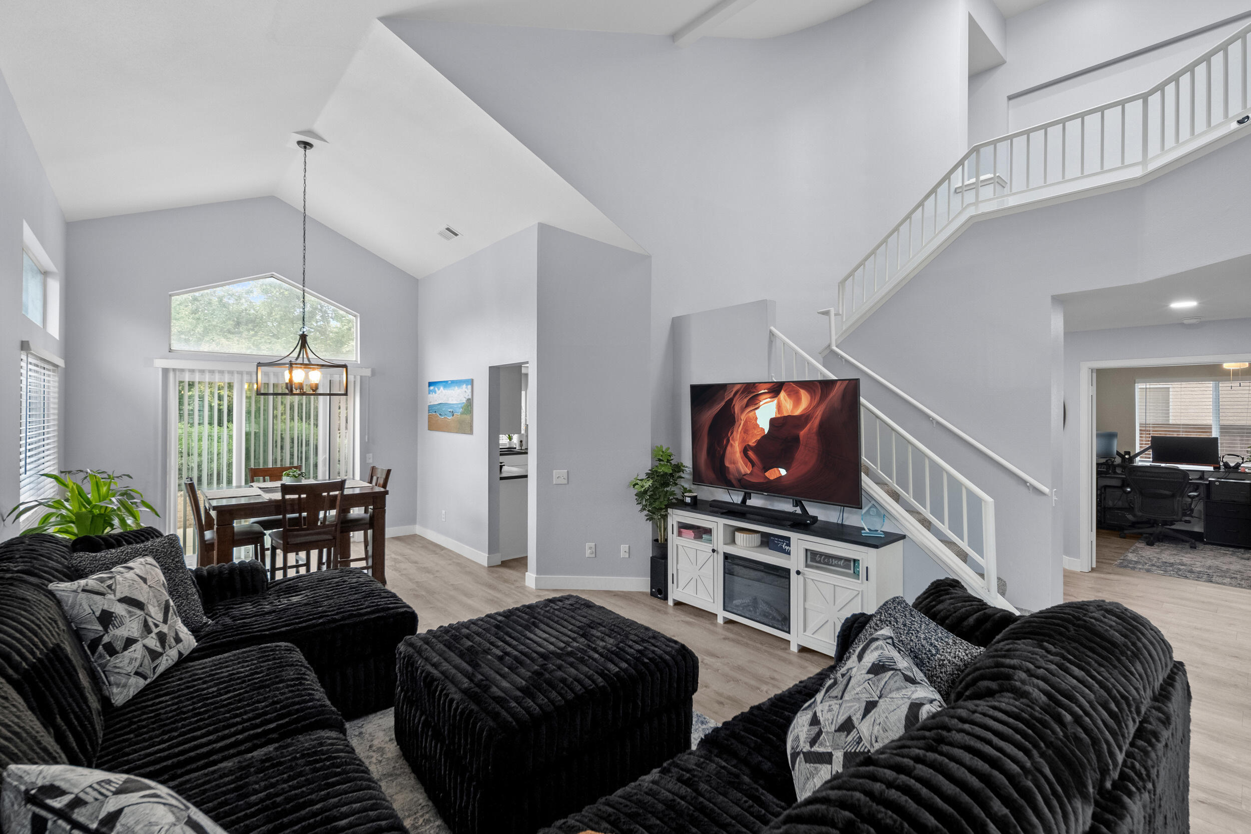 1241 Stonebrook Drive