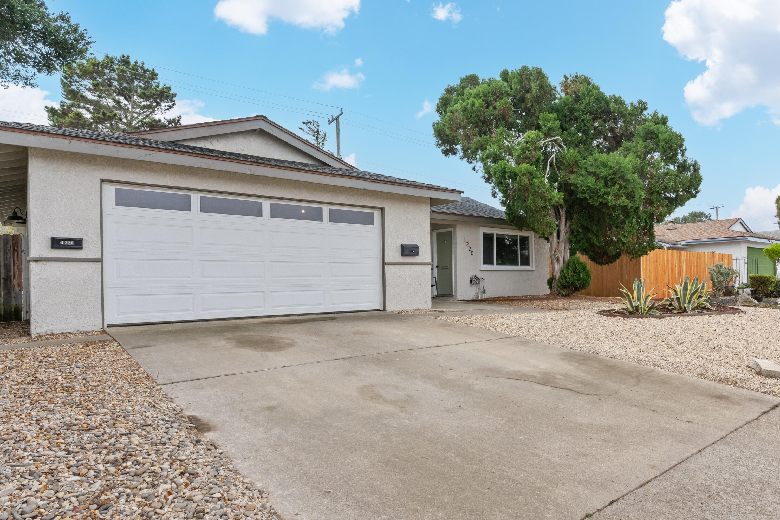 1220 W Lime Avenue