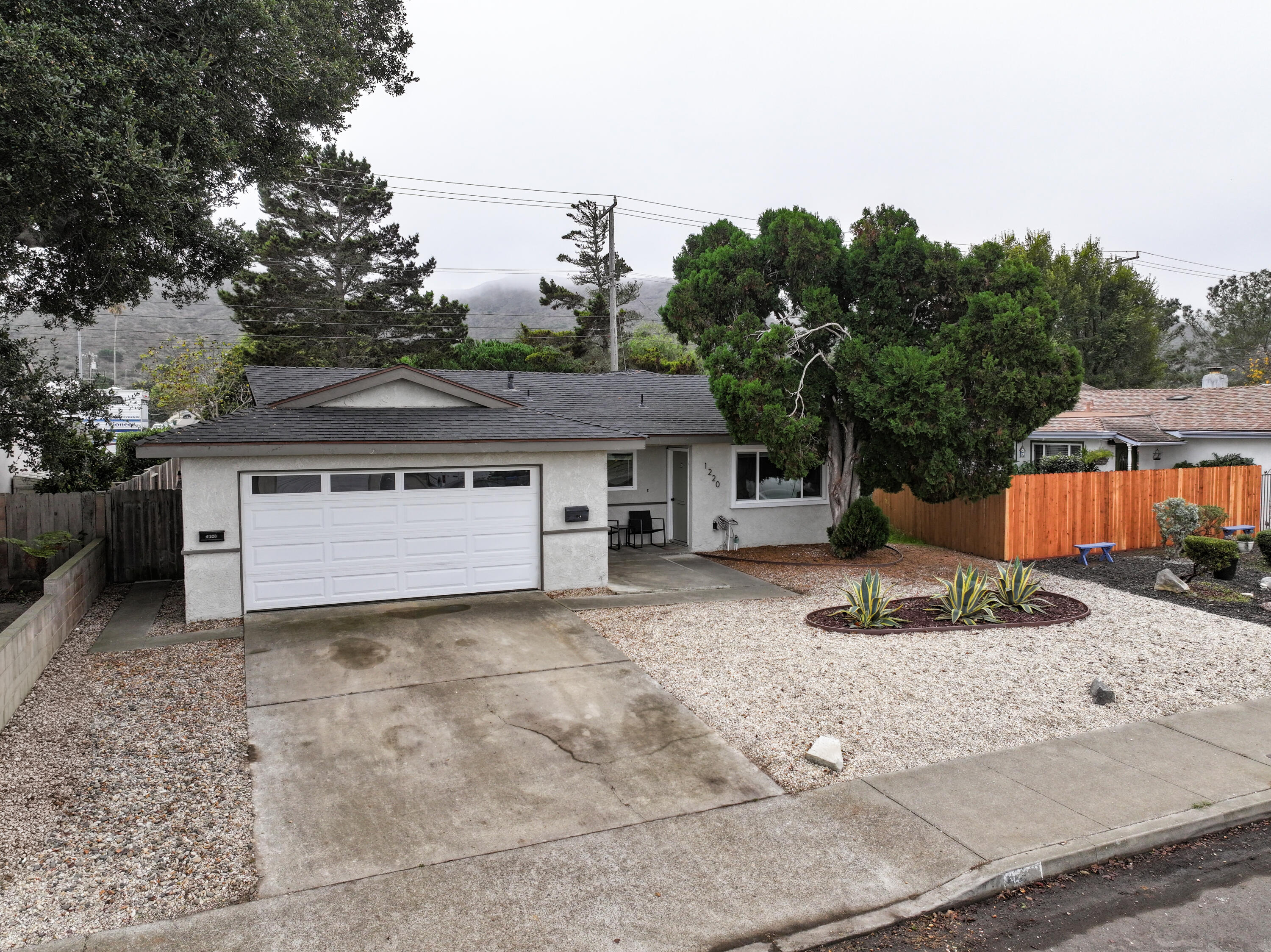 1220 W Lime Avenue