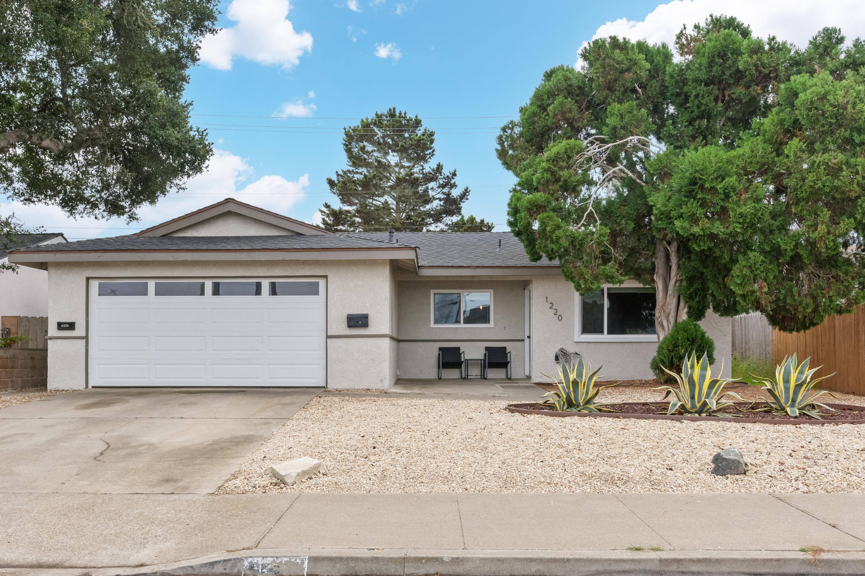 1220 W Lime Avenue