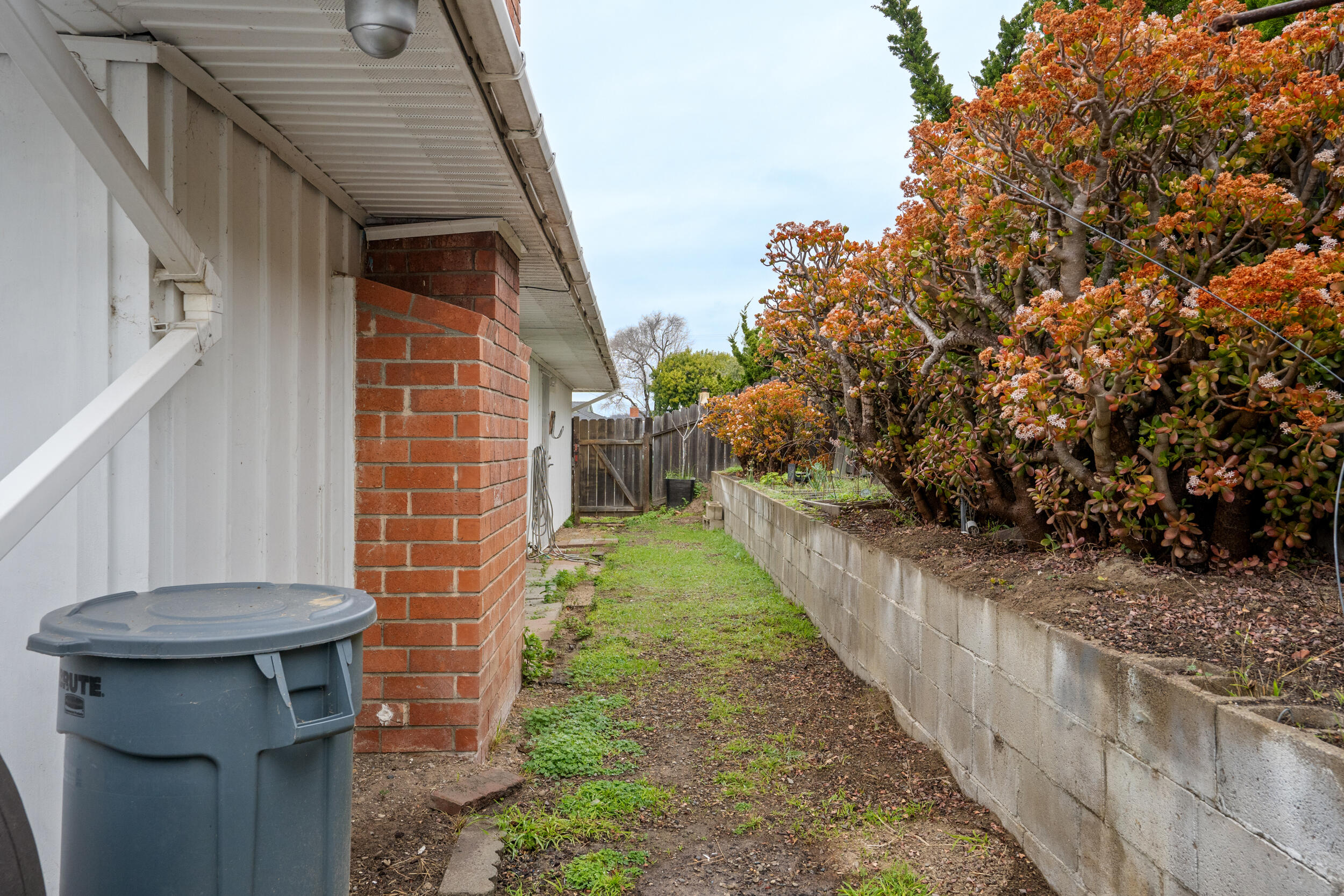 4088 Stardust Road