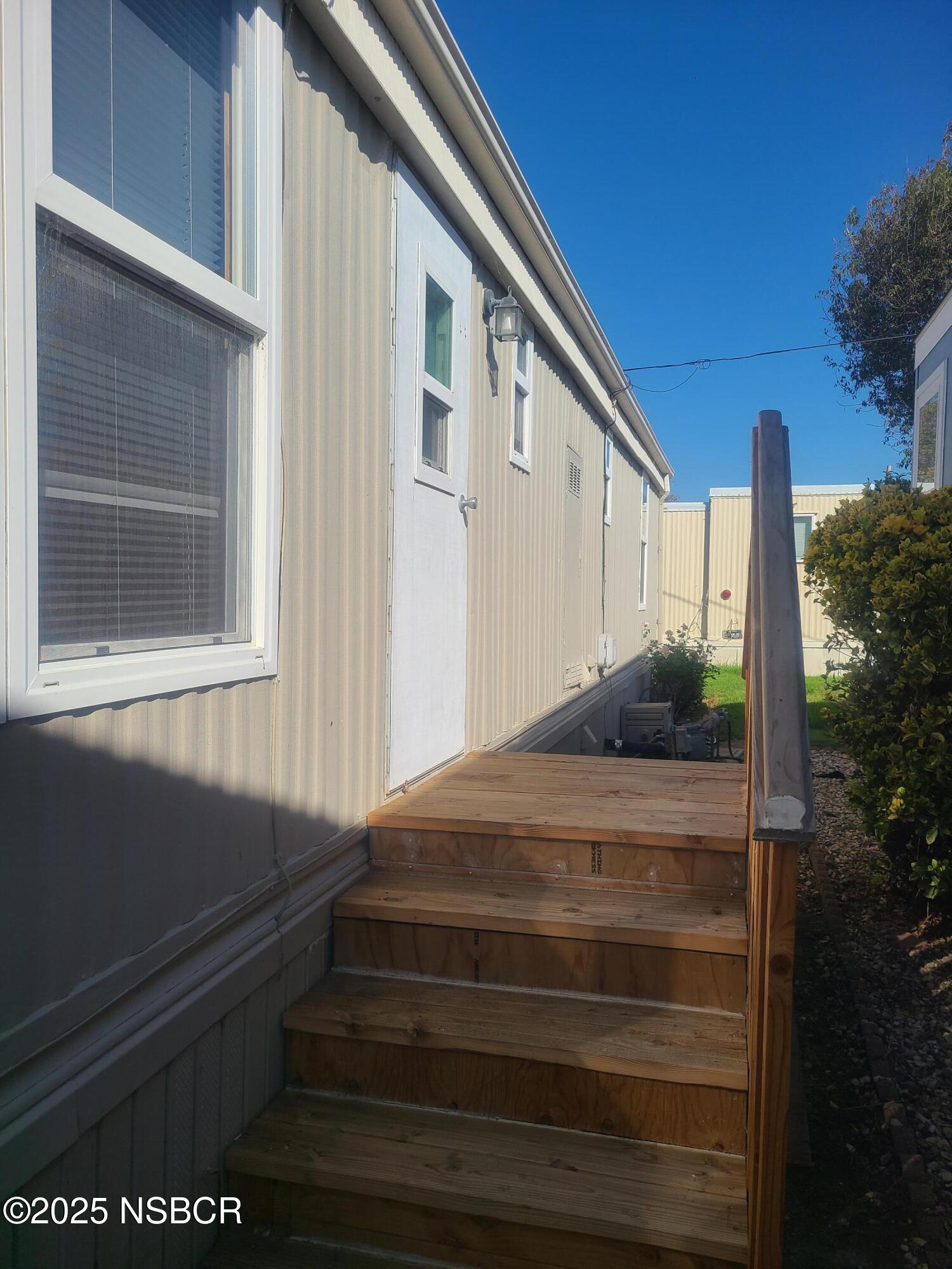 701 E Pine Avenue, 176