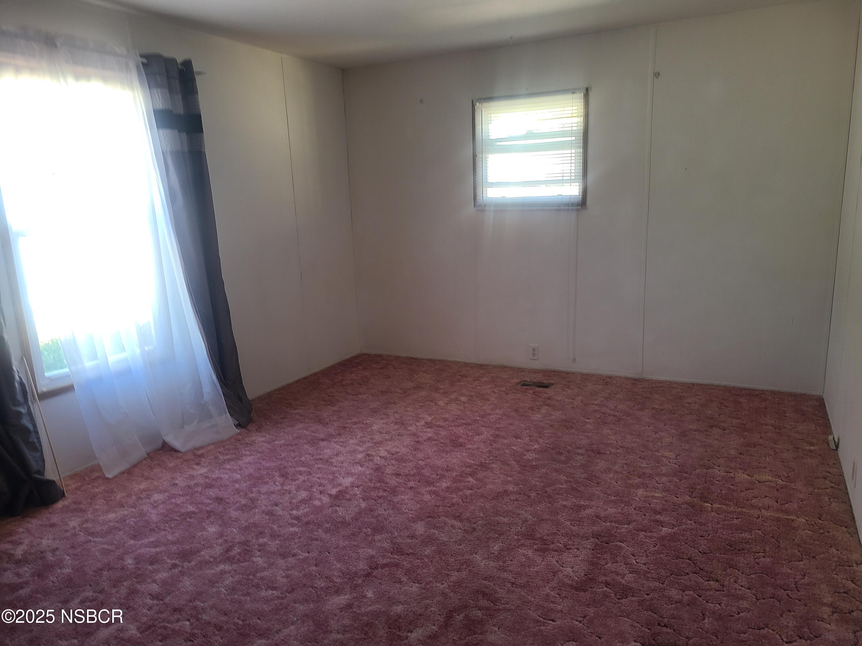 701 E Pine Avenue, 176