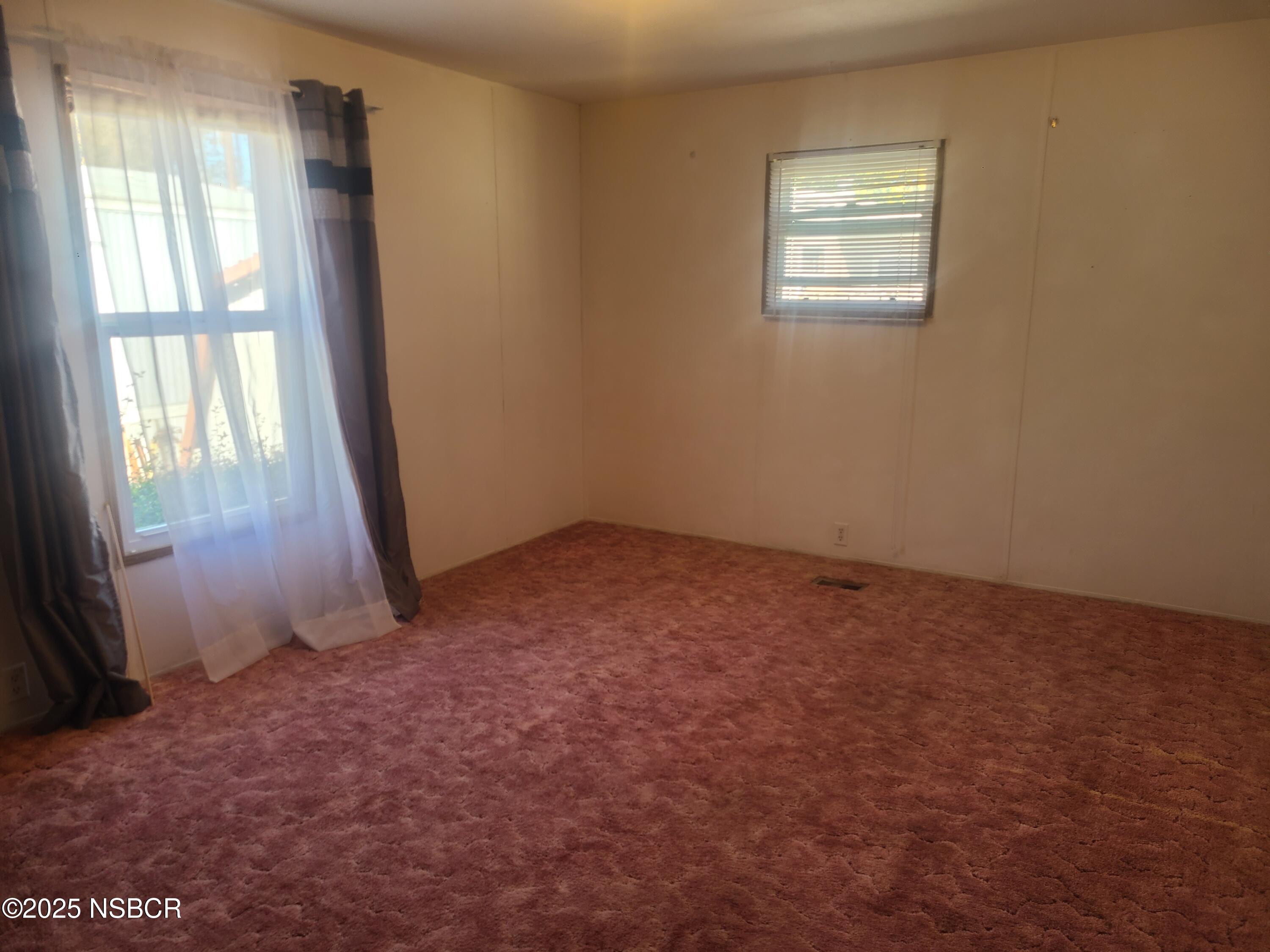 701 E Pine Avenue, 176