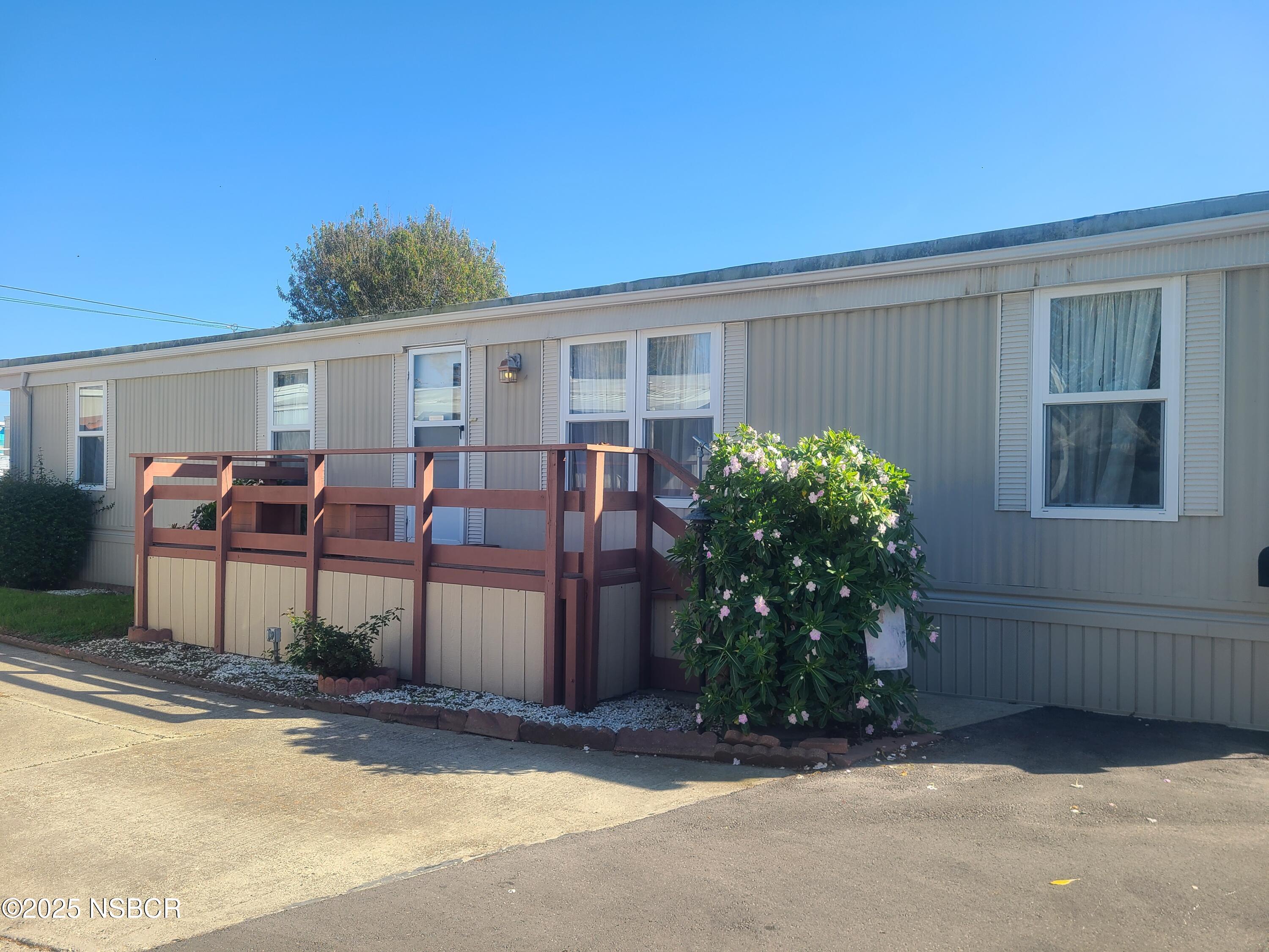 701 E Pine Avenue, 176