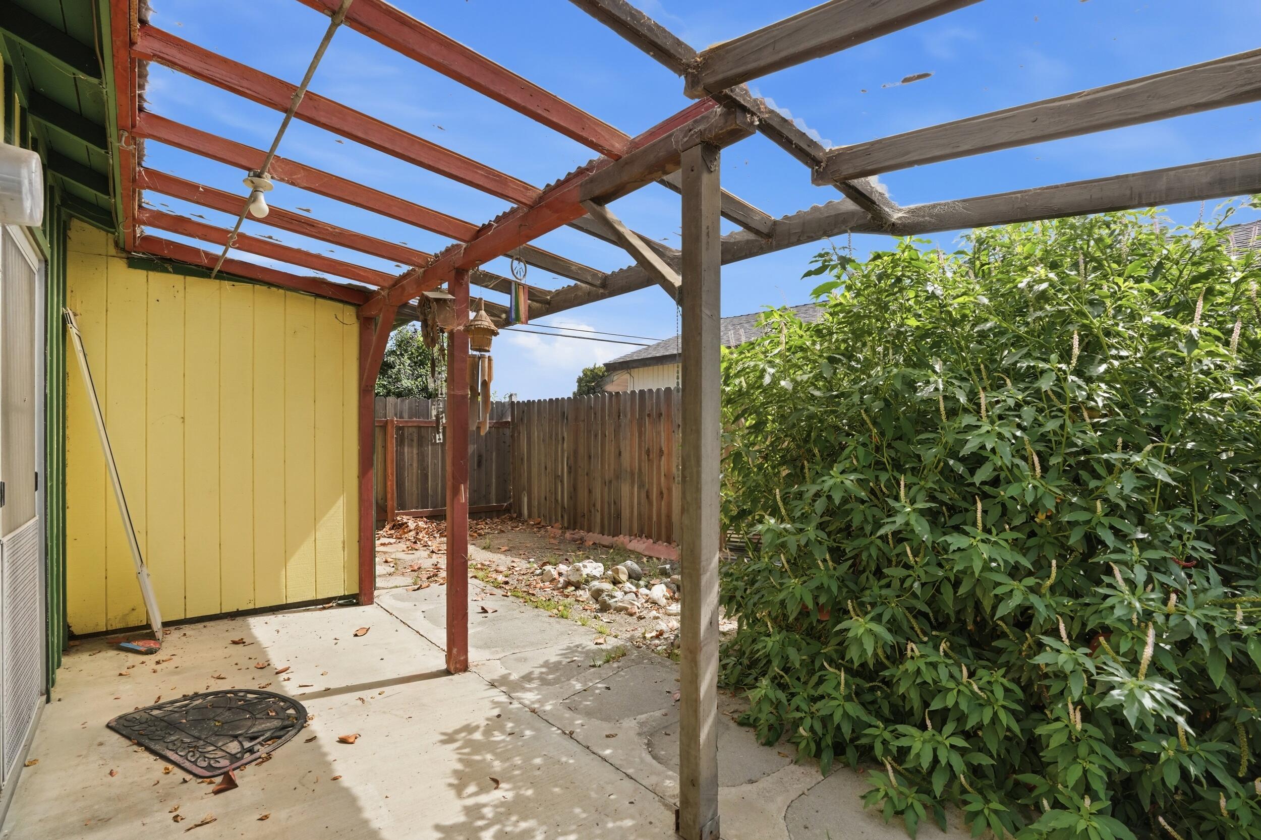 502 E Chestnut Avenue