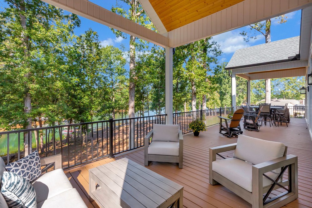 401 Broadwater Circle