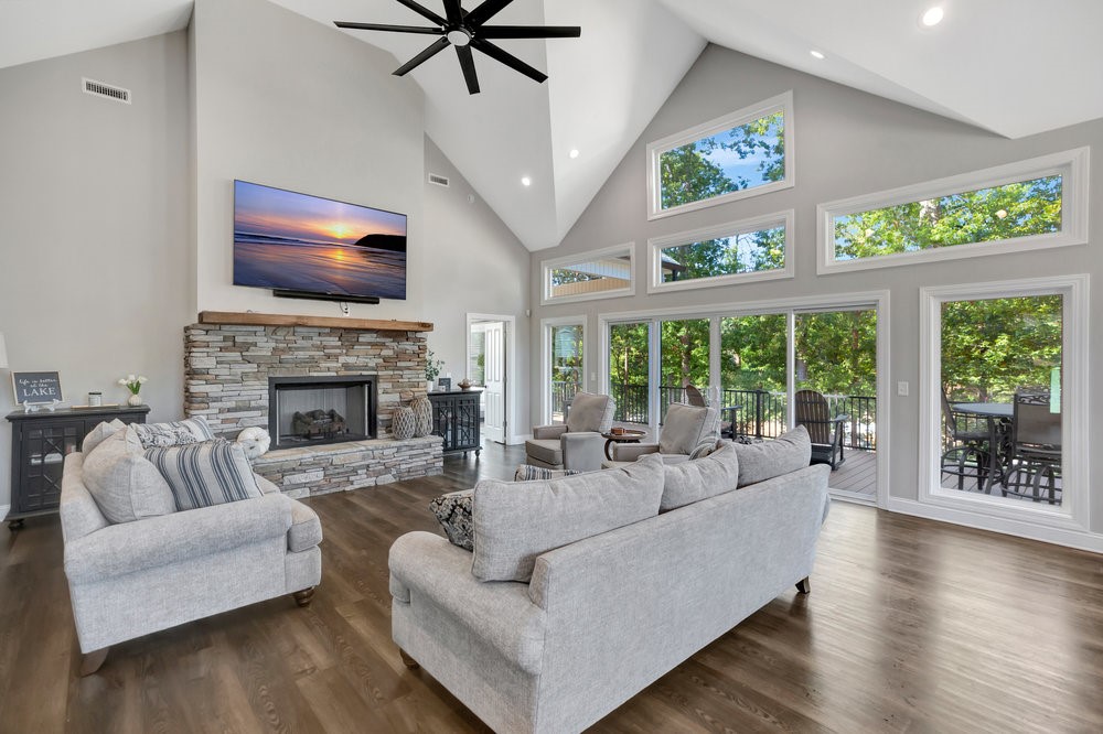 401 Broadwater Circle