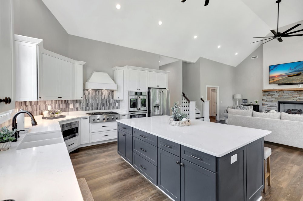 401 Broadwater Circle