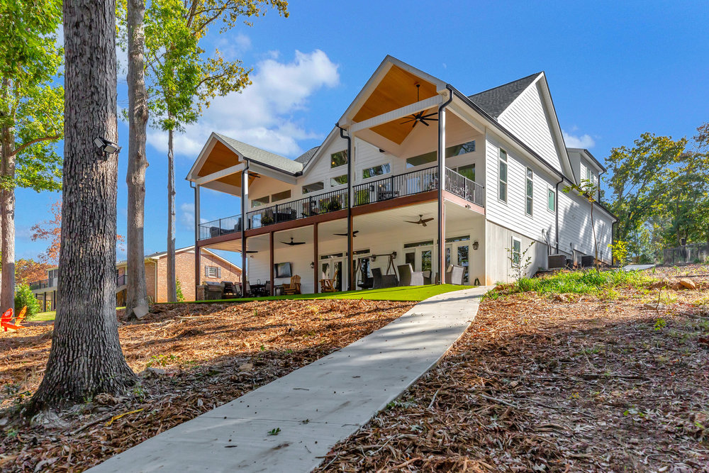 401 Broadwater Circle