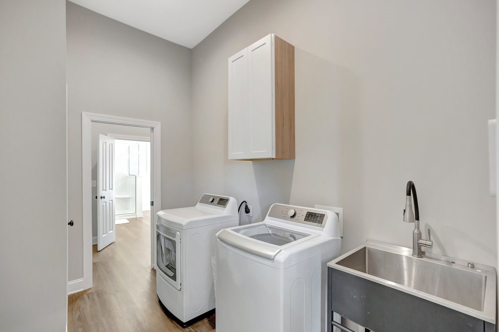 401 Broadwater Circle