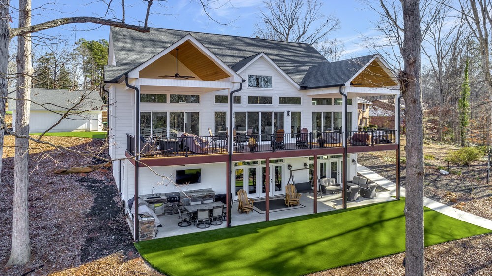 401 Broadwater Circle