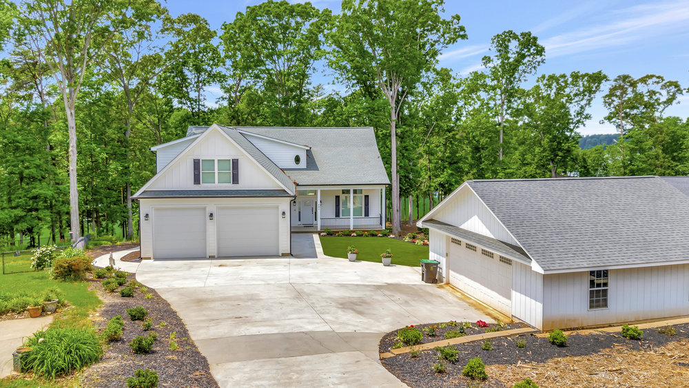 401 Broadwater Circle