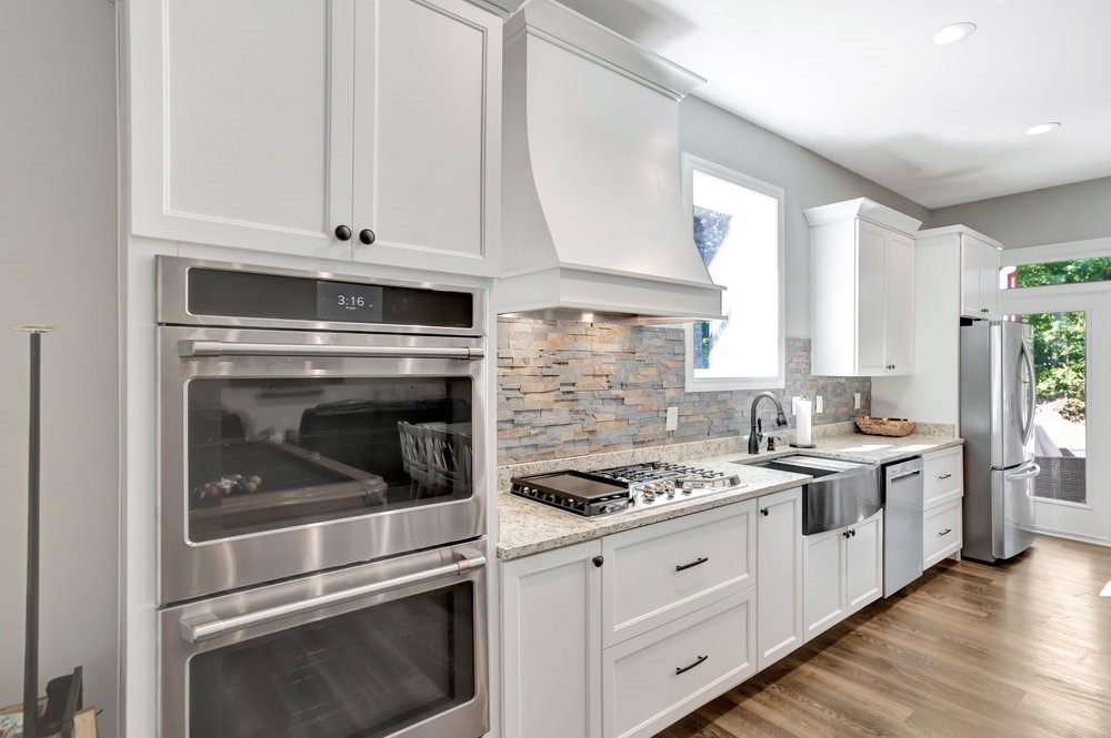 401 Broadwater Circle