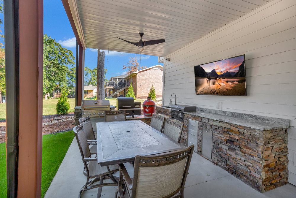 401 Broadwater Circle