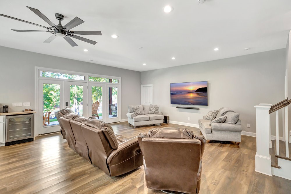 401 Broadwater Circle
