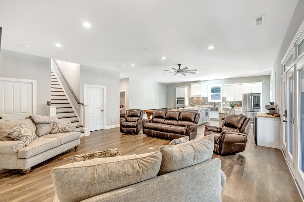 401 Broadwater Circle