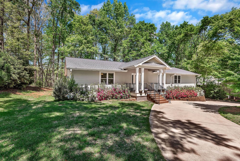 400 Paradise Circle