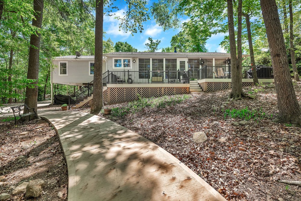 400 Paradise Circle