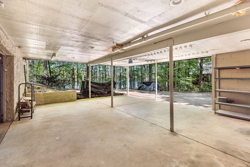 400 Paradise Circle