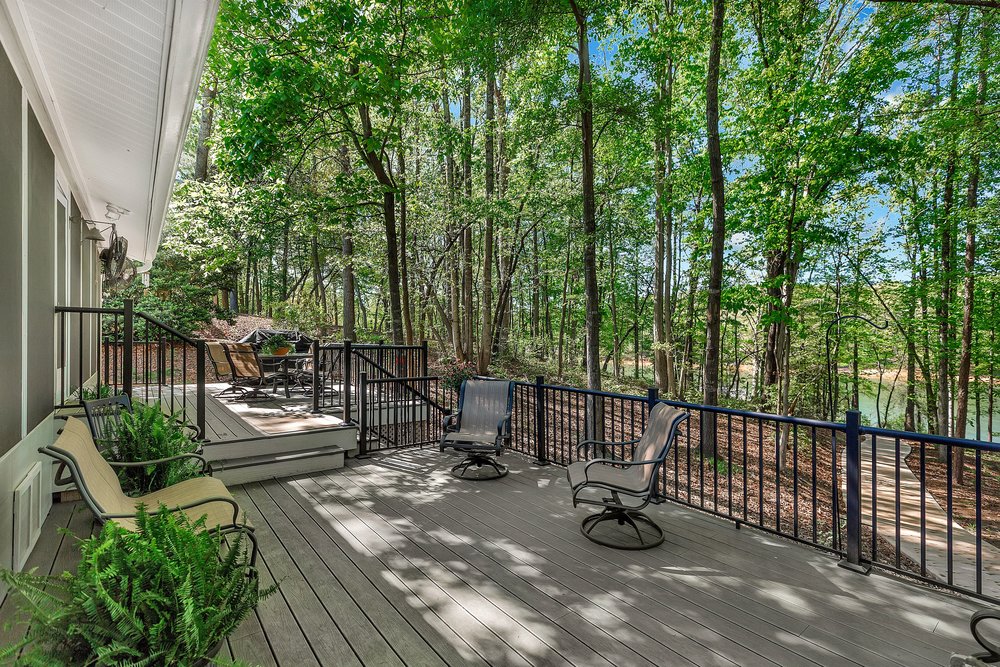 400 Paradise Circle