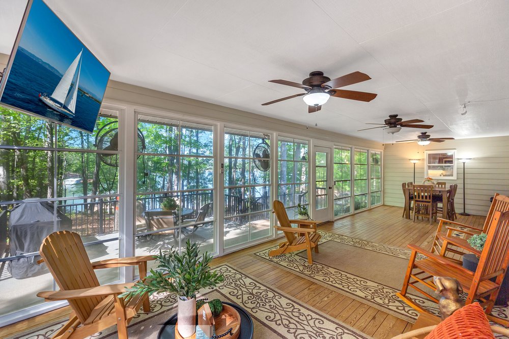 400 Paradise Circle