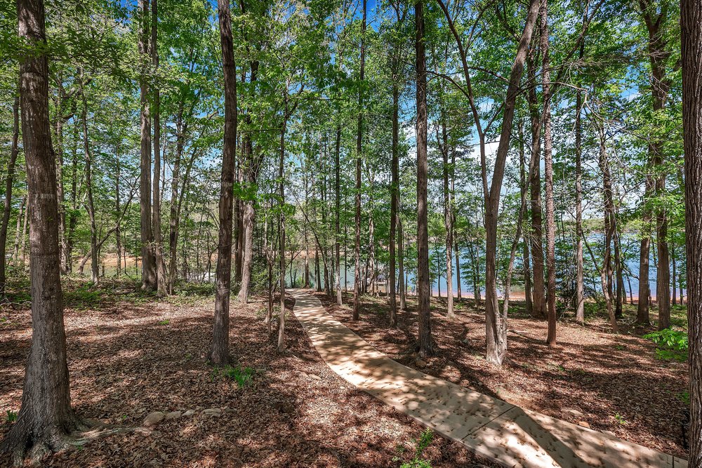 400 Paradise Circle