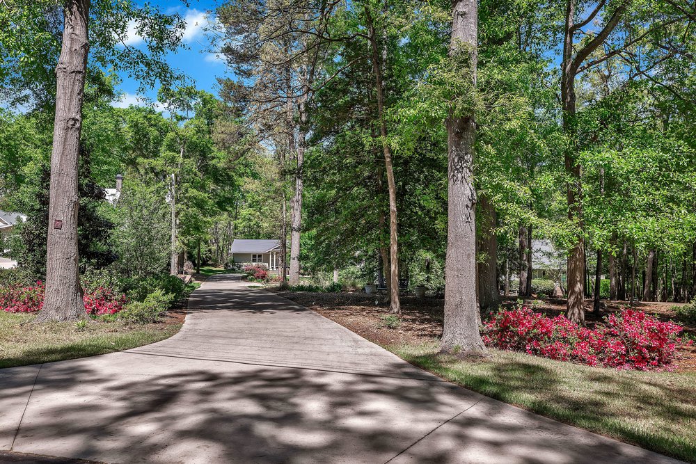 400 Paradise Circle