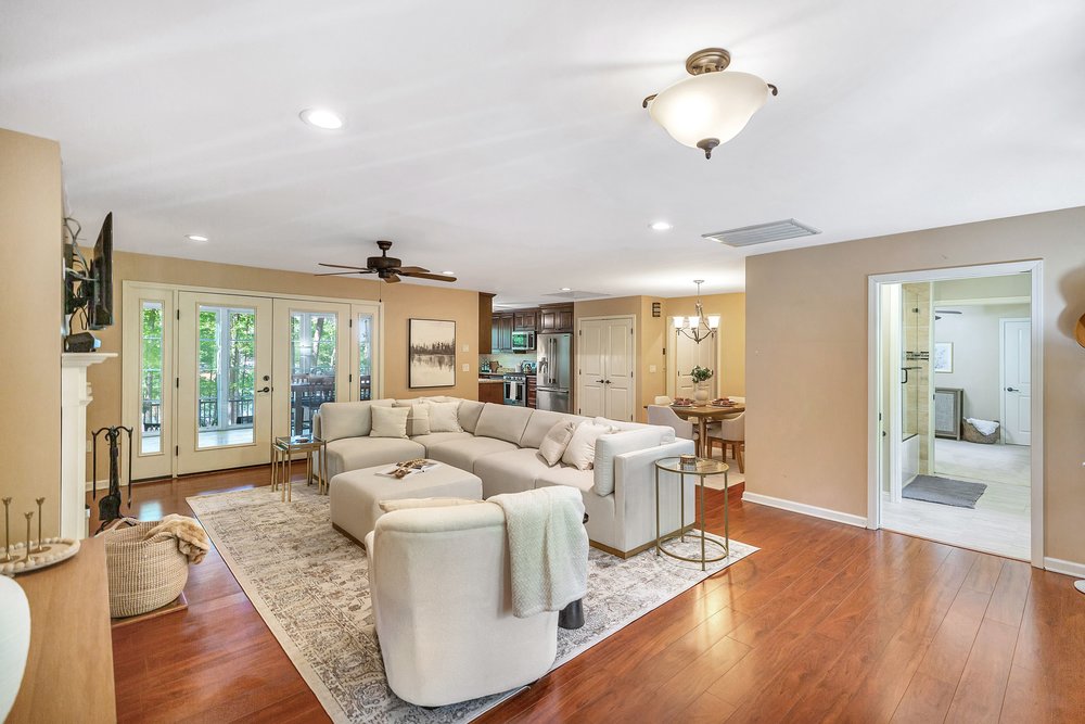 400 Paradise Circle