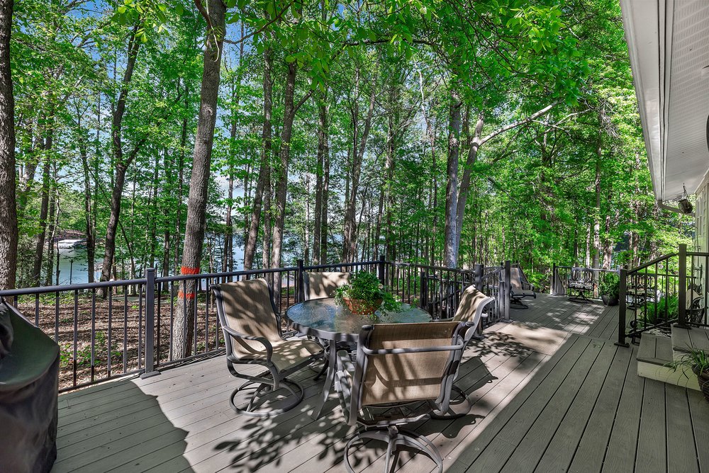 400 Paradise Circle