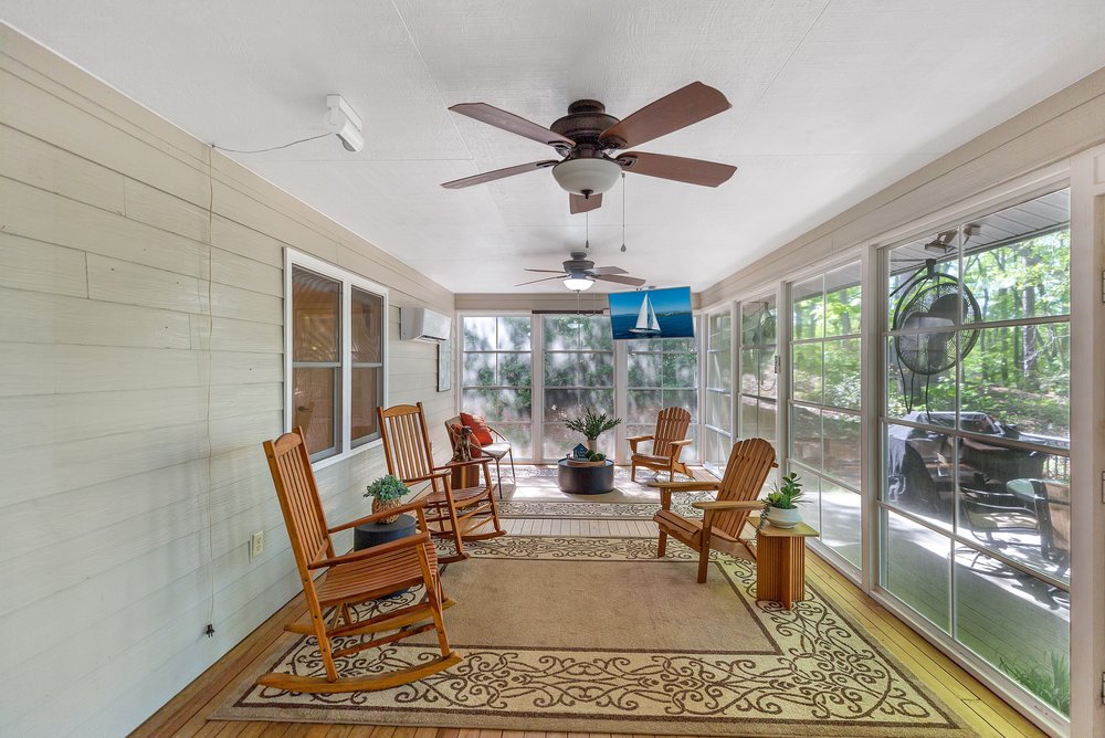 400 Paradise Circle