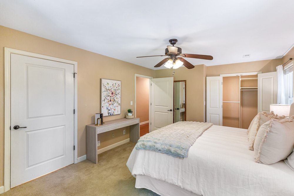 400 Paradise Circle