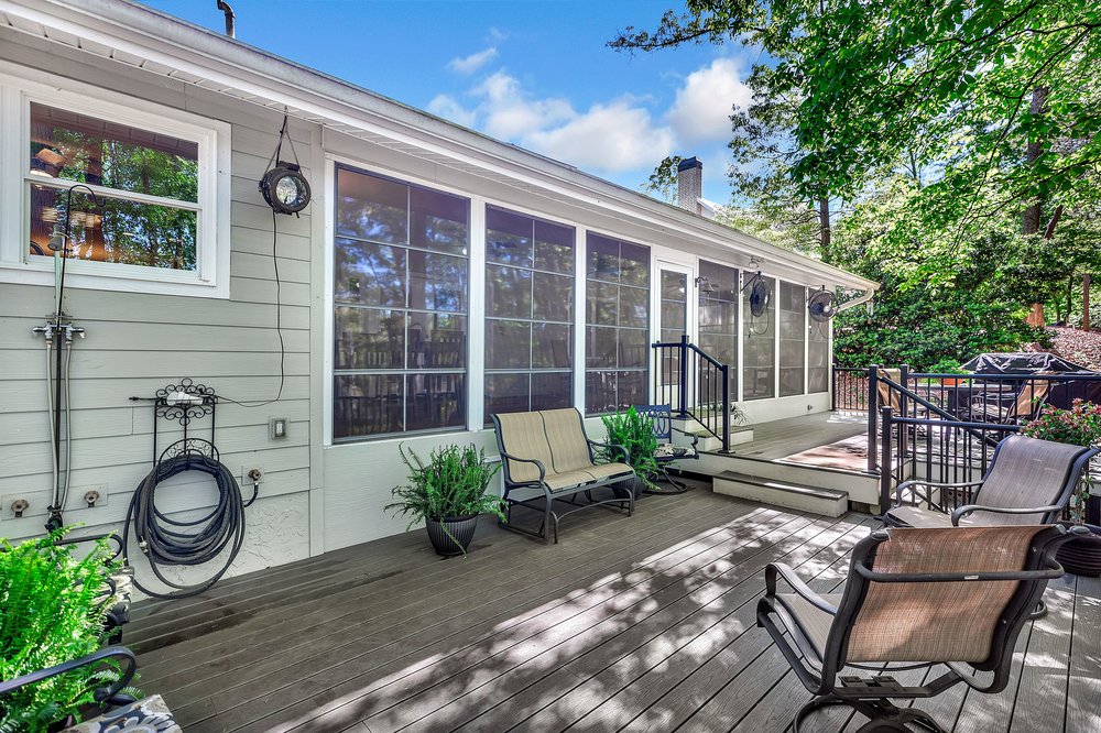 400 Paradise Circle