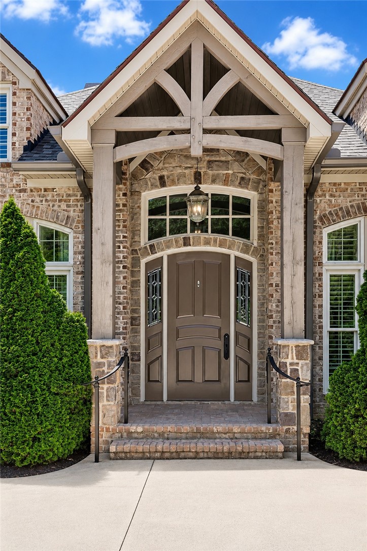 114 Willowbend Drive