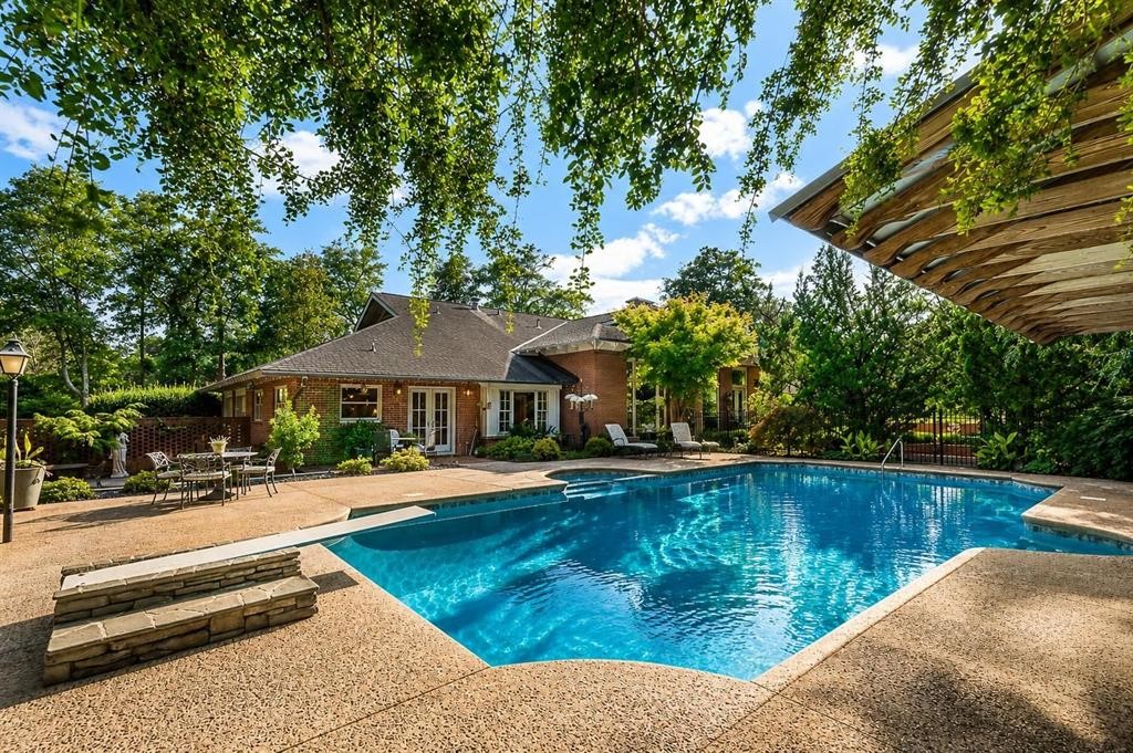 325 Lanham Circle