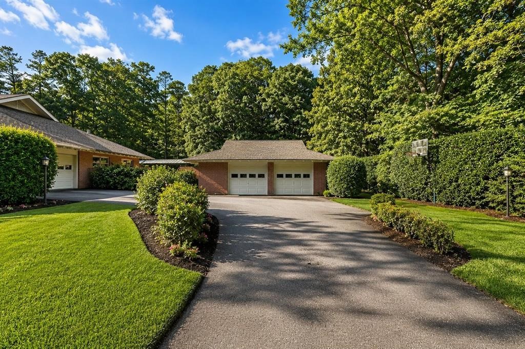 325 Lanham Circle