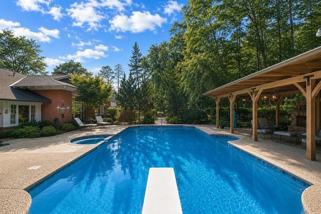 325 Lanham Circle