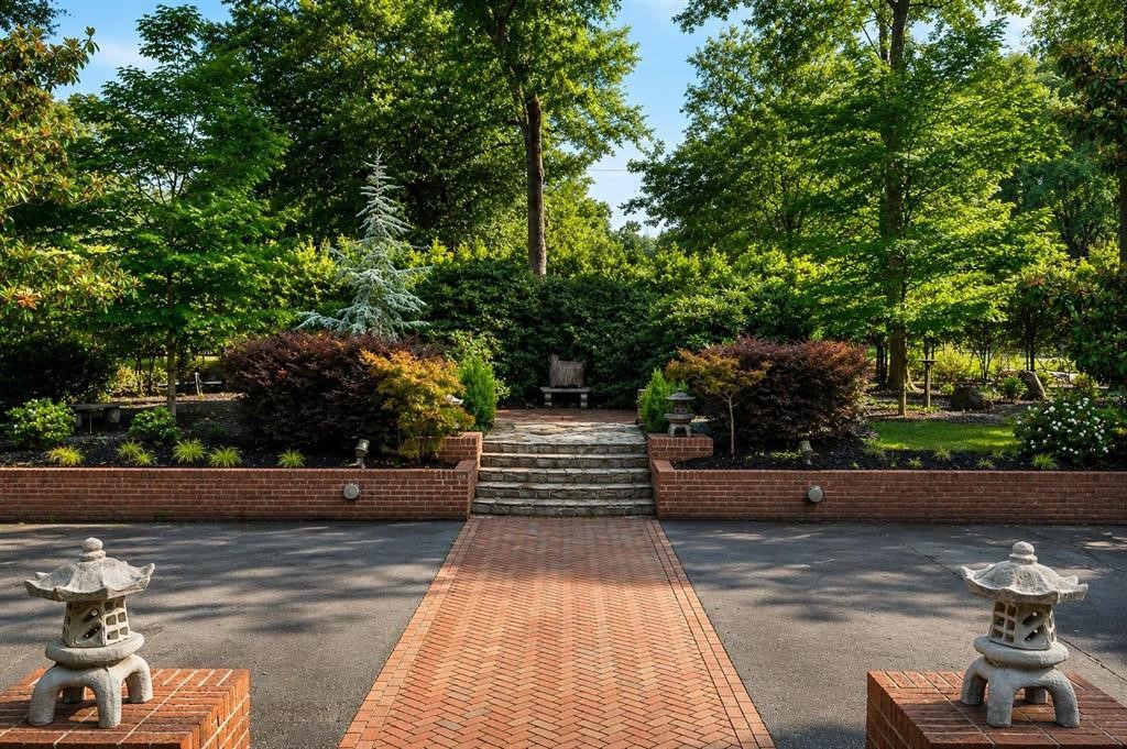 325 Lanham Circle