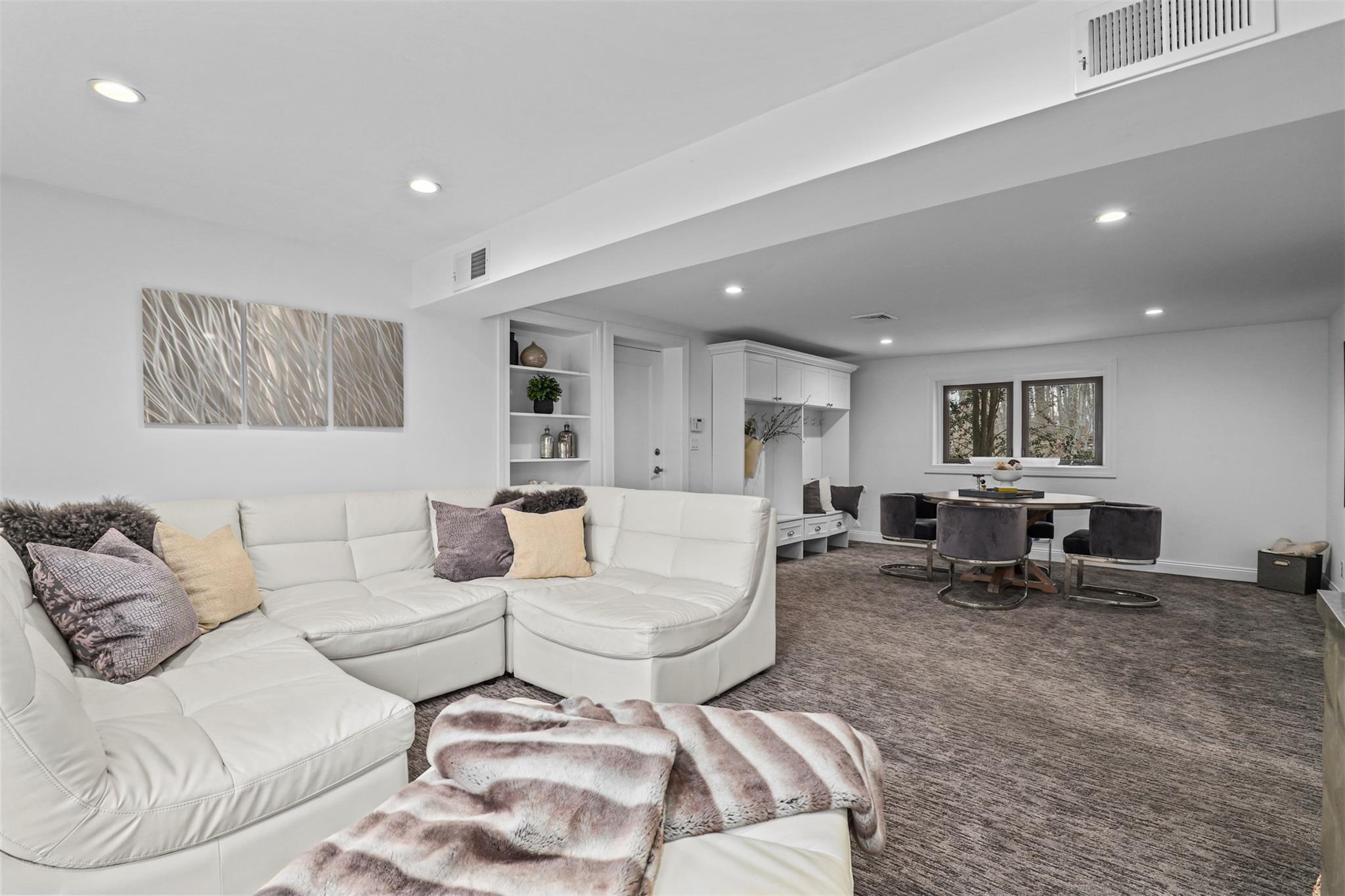 8 Hardscrabble Circle