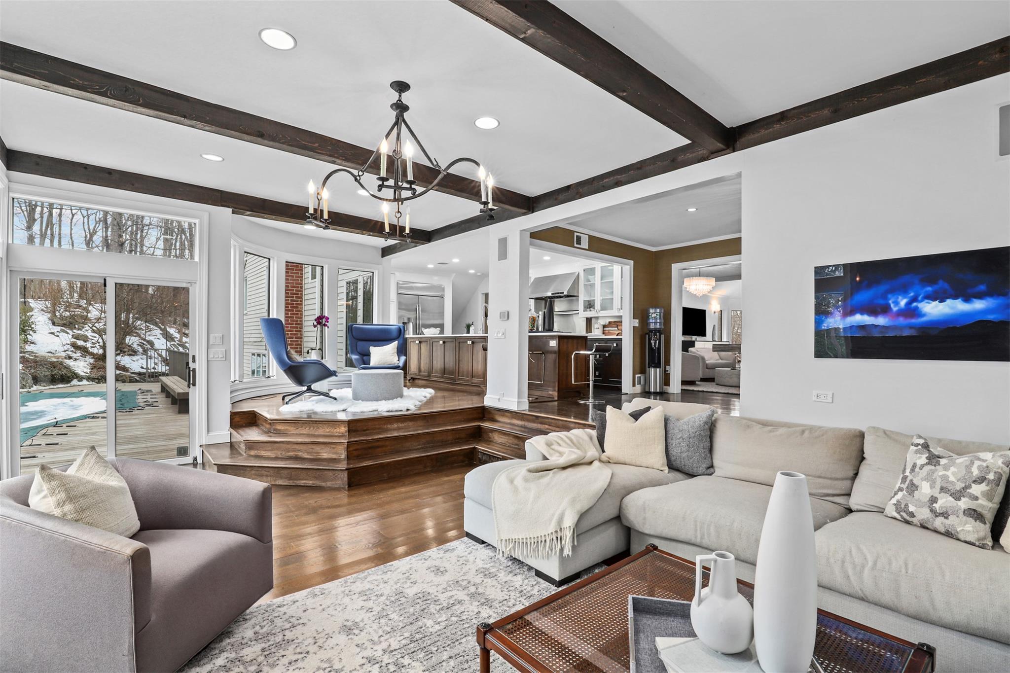 8 Hardscrabble Circle