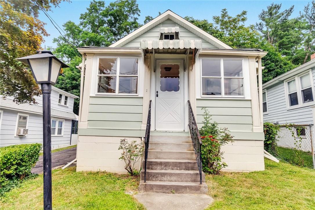 30 Hillcrest Avenue