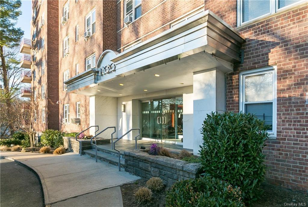 1133 Midland Avenue Unit: 1K