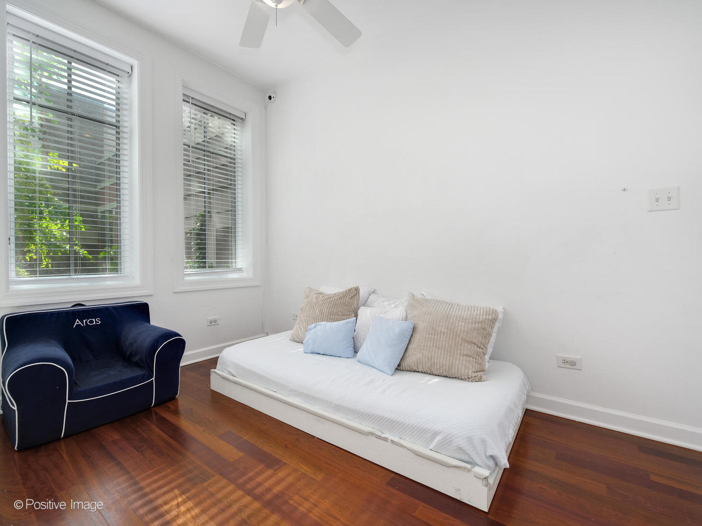 5003 N Lincoln Avenue Unit: 5