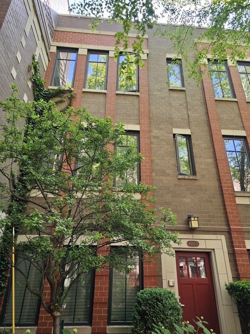 5003 N Lincoln Avenue Unit: 5